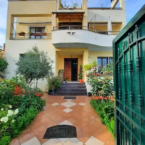 Maison d'hôtes Guest Near Historical Center